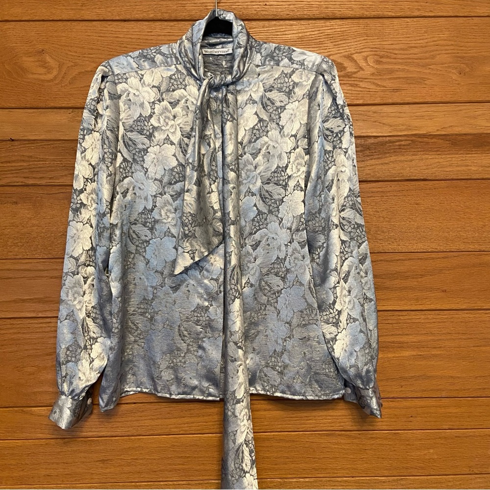 Vintage 80s metallic floral long sleeve button up top
